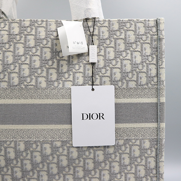 Dior(ũ����î���) M1286ZRIW �ڰ��� ������ũ �к긯 ����Ʈ ���� ��Ʈ�� [�뱸��������] �̹���6 - ���̺��� �߰���ǰ
