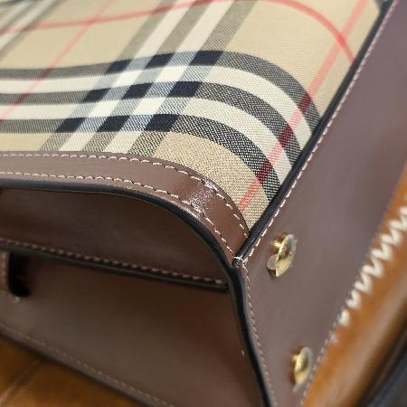 Burberry(버버리) 8025267 빈티지 체크 투 핸들 미니 타이틀 토트백 + 숄더 스트랩 2WAY Burberry(버버리) 8025267 빈티지 체크 투 핸들 미니 타이틀 토트백 + 숄더 스트랩 2WAY