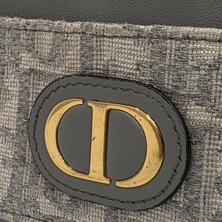 Dior(크리스챤디올) S2152UTZQ 그레이 오블리크 몽테인 30 프리지아 카드지갑 (광주롯데점) Dior(크리스챤디올) S2152UTZQ 그레이 오블리크 몽테인 30 프리지아 카드지갑 (광주롯데점)
