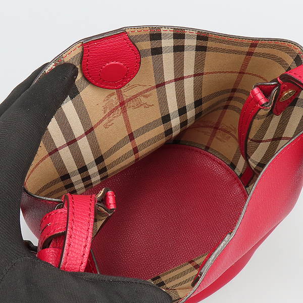 Burberry(������) 4057153 ���� ���� ���̸��� �� ��Ŷ ����� �� ũ�ν��� [�ϳ��̻���] �̹���7 - ���̺��� �߰���ǰ