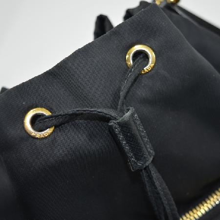 Prada(�����) 1BH038 ���� �÷�  ���Ϸ� ��Ŷ�� + ũ�ν� ��Ʈ�� �̹���4 - ���̺��� �߰���ǰ