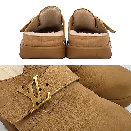Louis Vuitton(루이비통) 1AJCOT 베이지 그레인 누벅 시어링 LV SKI 이지 뮬 슬리퍼 270MM (광주롯데점) Louis Vuitton(루이비통) 1AJCOT 베이지 그레인 누벅 시어링 LV SKI 이지 뮬 슬리퍼 270MM (광주롯데점)