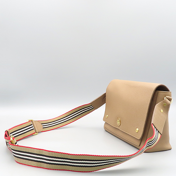 Burberry(������) 8021906  �׷��̴� ���� ��Ʈ ũ�ν� �ٵ� ũ�ν��� [õ�Ƚż�����] �̹���3 - ���̺��� �߰���ǰ