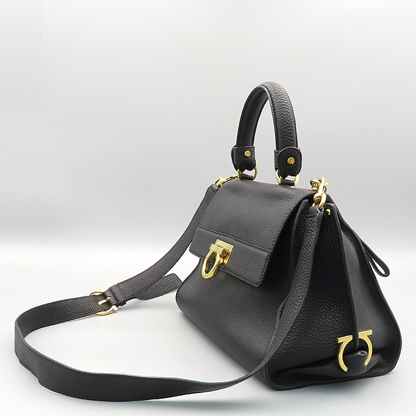 Ferragamo(��󰡸�) 21 E530 ���� ���� ��ġ�� ���� �ΰ� ���Ǿ� ��Ʈ�� ����� [õ�Ƚż�����] �̹���3 - ���̺��� �߰���ǰ