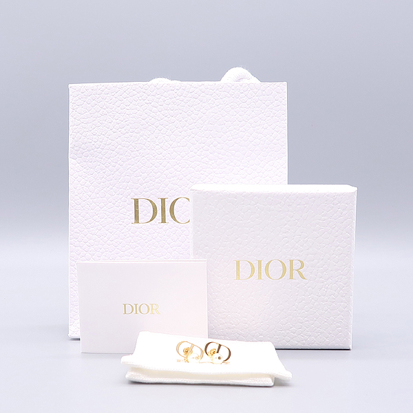 Dior(ũ����î���) E1520PTCRS ��� �ǴϽ� ��Ż & ȭ��Ʈ ���� ���� PETIT CD �Ͱ��� [����������] �̹���3 - ���̺��� �߰���ǰ
