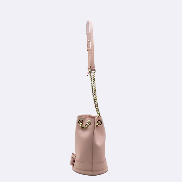 Ferragamo(��󰡸�) 21 H491 �ٶ� ���� ��Ŷ�� ũ�ν��� [�λ꼾�Һ���] �̹���3 - ���̺��� �߰���ǰ