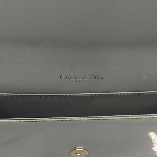 Dior(ũ����î���) S0204OVRB �׷��� ��� ���̴�Ʈ �۾��� ���� ���̵� ��� �Ŀ�ġ �� ü�� ũ�ν��� [��������] �̹���6 - ���̺��� �߰���ǰ