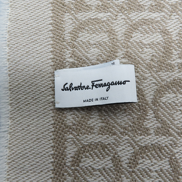 Ferragamo(��󰡸�) ������ �� ��ġ�� ��Ƽ�� ���÷� [��������] �̹���3 - ���̺��� �߰���ǰ