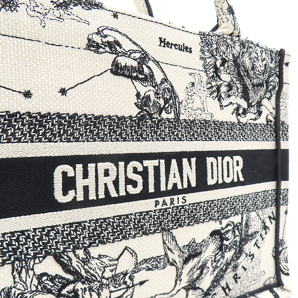 Dior(ũ����î���) M1265ZRHZ ����� �ڼ� ���� ����Ʈ [��õ��] �̹���5 - ���̺��� �߰���ǰ