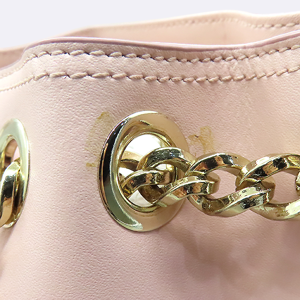 Ferragamo(��󰡸�) 21 H491 �ٶ� ���� ��Ŷ�� ũ�ν��� [�λ꼾�Һ���] �̹���4 - ���̺��� �߰���ǰ