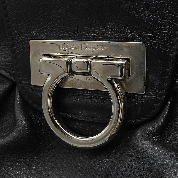 Ferragamo(��󰡸�) 21 7338 ���� ���� ���� ��ġ�� �ΰ� ��Ŭ ��� ��Ʈ�� [��������] �̹���3 - ���̺��� �߰���ǰ