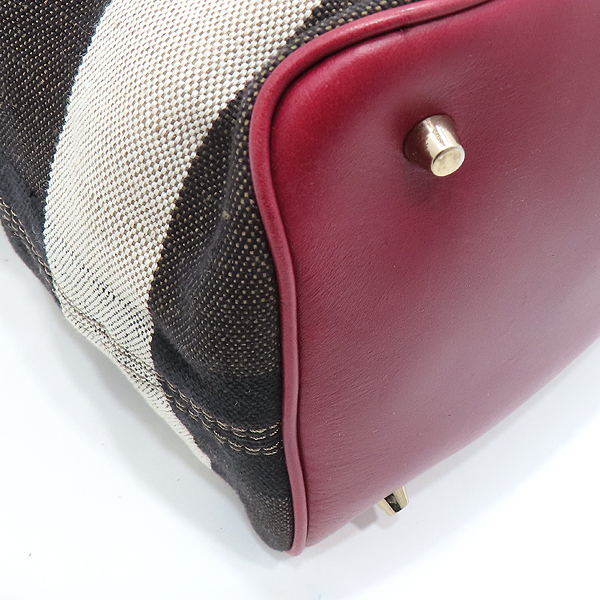 Burberry(������) 4020489 �ֽ��� �Ͽ콺 üũ �к긯 SUSANNA BIN(���ܳ�) ���ǵ� �÷� ���� 2WAY + ���� �Ŀ�ġ [��õ��] �̹���5 - ���̺��� �߰���ǰ