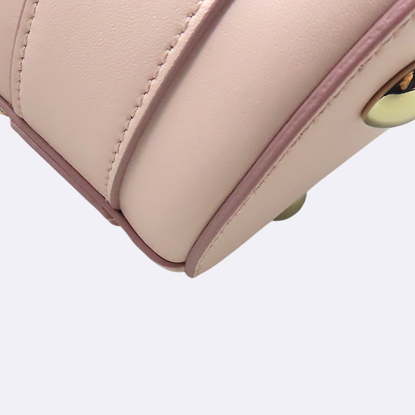 Ferragamo(��󰡸�) 21 H491 �ٶ� ���� ��Ŷ�� ũ�ν��� [�λ꼾�Һ���] �̹���5 - ���̺��� �߰���ǰ