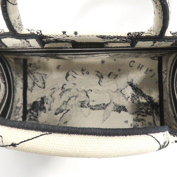 Dior(ũ����î���) M1265ZRHZ ����� �ڼ� ���� ����Ʈ [��õ��] �̹���7 - ���̺��� �߰���ǰ
