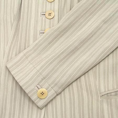 Armani(�Ƹ�����) ������ ���� �̹���4 - ���̺��� �߰���ǰ