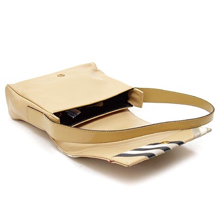 Burberry(������) ����� �̹���4 - ���̺��� �߰���ǰ