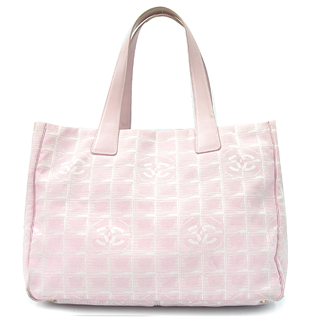 Chanel() 