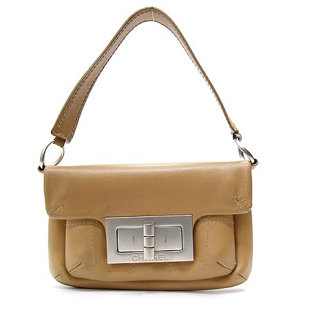Chanel()   