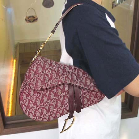 Dior(ũ����î���) ���� ����� �̹���5 - ���̺��� �߰���ǰ