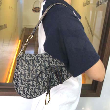 Dior(ũ����î���) ���� ����� �̹���5 - ���̺��� �߰���ǰ