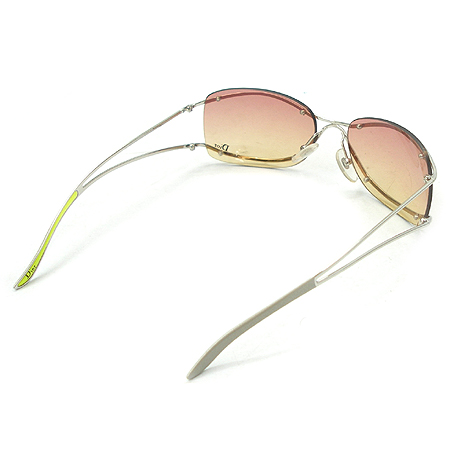 Dior(ũ����î���) ���۶� �̹���4 - ���̺��� �߰���ǰ