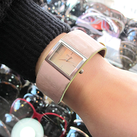 DKNY ���� �ð� �̹���5 - ���̺��� �߰���ǰ