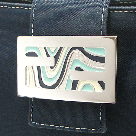 Fendi(���) ����� �б������� �̹���3 - ���̺��� �߰���ǰ
