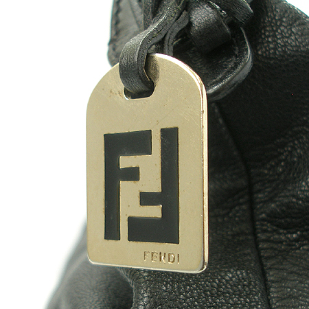 Fendi(���) ȣ���� �̹���4 - ���̺��� �߰���ǰ
