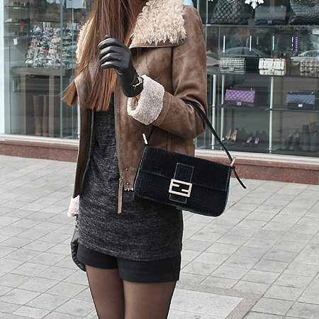 Fendi(���) �ٰ�Ʈ 8BR600 09�� �Ż� ����� [�д����] �̹���6 - ���̺��� �߰���ǰ