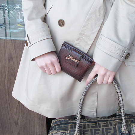 Fendi(���) 8M0188 �ΰ� ������ [�б�����������2ȣ��] �̹���5 - ���̺��� �߰���ǰ