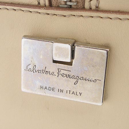 Ferragamo(��󰡸�) 21-1239 ��Ʈ�� �̹���4 - ���̺��� �߰���ǰ