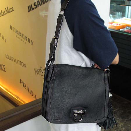 Ferragamo(��󰡸�) 21-6877 ����� �̹���5 - ���̺��� �߰���ǰ