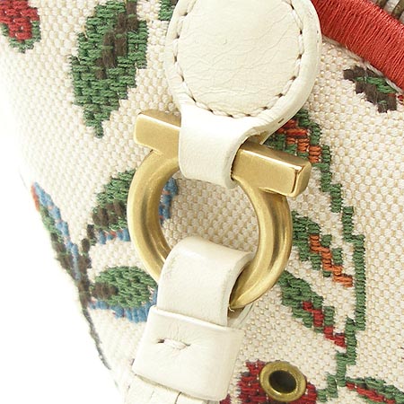 Ferragamo(��󰡸�) 21 6337 �ö�� �ڼ� ȣ�� �����+�Ŀ�ġ �̹���3 - ���̺��� �߰���ǰ