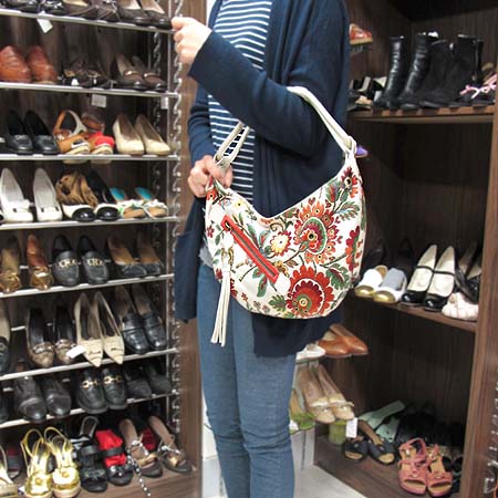 Ferragamo(��󰡸�) 21 6337 �ö�� �ڼ� ȣ�� �����+�Ŀ�ġ �̹���5 - ���̺��� �߰���ǰ
