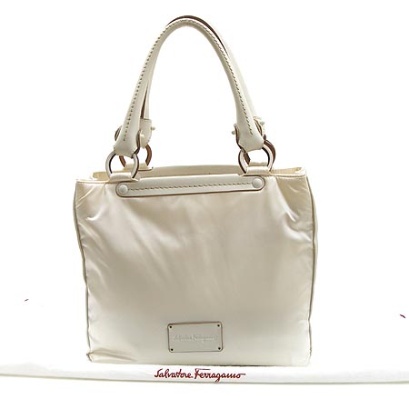 Ferragamo(��󰡸�) 21-7460 ȭ��Ʈ ���� ����� �̹���2 - ���̺��� �߰���ǰ