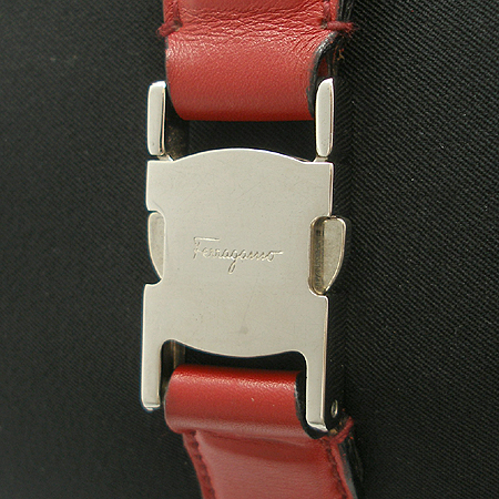 Ferragamo(��󰡸�) ����� �̹���3 - ���̺��� �߰���ǰ