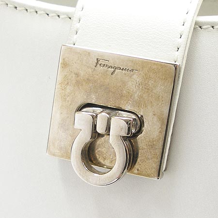 Ferragamo(��󰡸�) 21 0235 �̴� ��Ʈ�� �̹���4 - ���̺��� �߰���ǰ