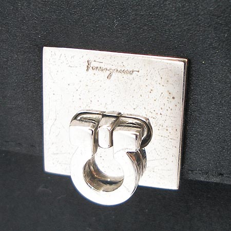 Ferragamo(��󰡸�) ��ũ �̴� ��Ʈ�� �̹���4 - ���̺��� �߰���ǰ