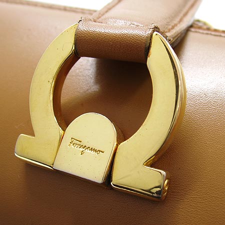 Ferragamo(��󰡸�) ���� ��ġ�� ��� ���� ���� ��Ʈ�� �̹���4 - ���̺��� �߰���ǰ