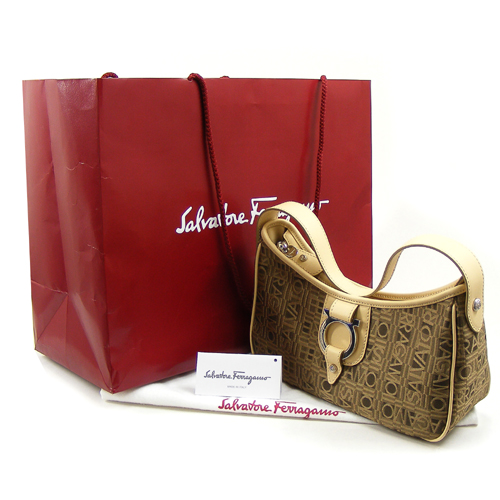 Ferragamo(��󰡸�) AU-21 B003 ���� ��ġ�� �к긯 ����� [�д����] �̹���2 - ���̺��� �߰���ǰ