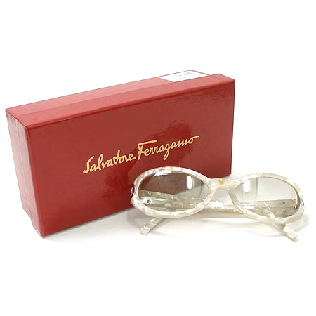 Ferragamo(��󰡸�) ���۶� �̹���2 - ���̺��� �߰���ǰ