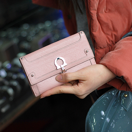 Ferragamo(��󰡸�) 22-5075 ������ �̹���7 - ���̺��� �߰���ǰ