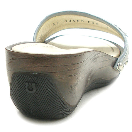 Ferragamo(��󰡸�) ���� �̹���5 - ���̺��� �߰���ǰ