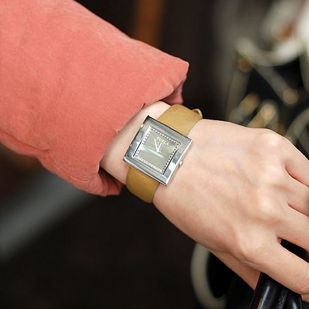 FURLA(�Ƕ�) �簢 ť�� �ð� �̹���7 - ���̺��� �߰���ǰ