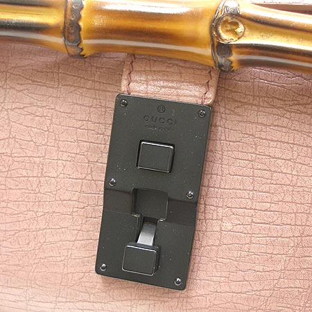 Gucci(����) 111713 �����(�Ե���ȭ�� ������) �̹���3 - ���̺��� �߰���ǰ