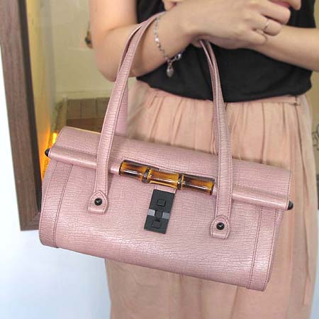 Gucci(����) 111713 �����(�Ե���ȭ�� ������) �̹���5 - ���̺��� �߰���ǰ