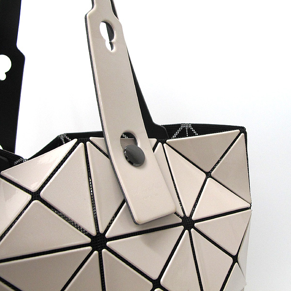 ISSEY MIYAKE (�̼��� �̾���) �ٿ��ٿ� BB81AG053 �缾Ʈ ��Ʈ�� [�뱸�ż�����] �̹���4 - ���̺��� �߰���ǰ