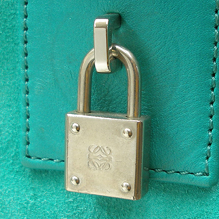 Loewe(�ο���) �Ƹ����� ��Ʈ�� �̹���3 - ���̺��� �߰���ǰ