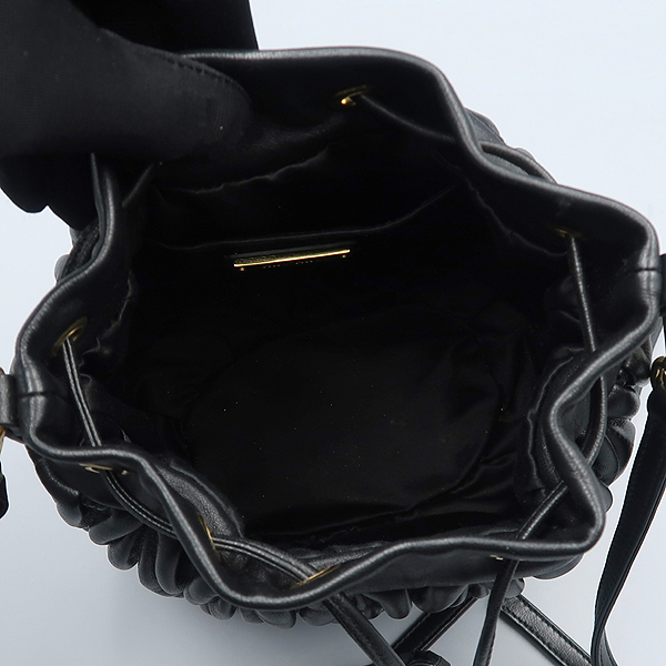 MiuMiu(�̿�̿�) 5BE014 ����Ų ���� ��Ʋ��� ���� �ΰ� �̴� ��Ŷ ũ�ν��� [����������] �̹���6 - ���̺��� �߰���ǰ