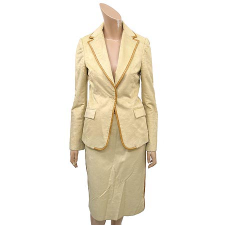 �����  ����